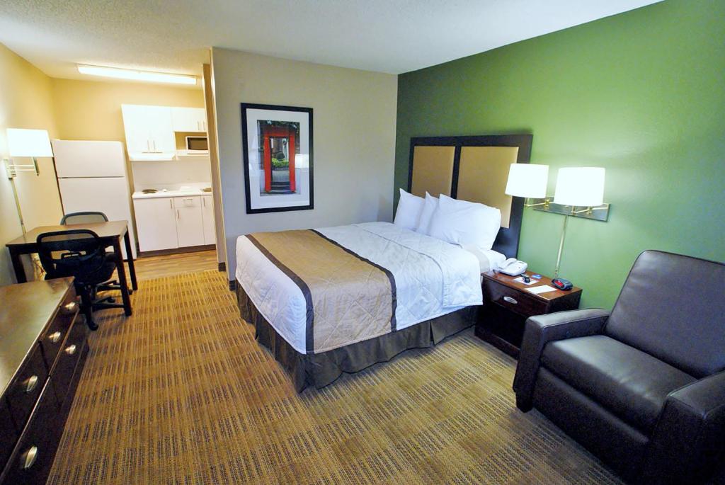 Studio suite with two beds